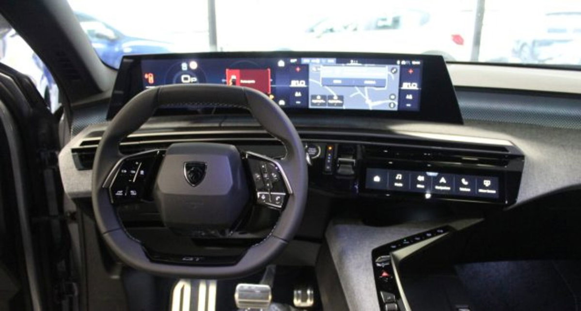 Peugeot 3008 1.2 hybrid GT 145cv e-dcs6 (15)
