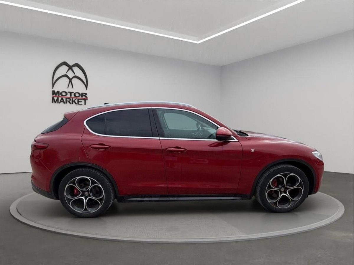 Alfa Romeo Stelvio Stelvio 2.0 Turbo 280 CV AT8 Q4 Ti (4)