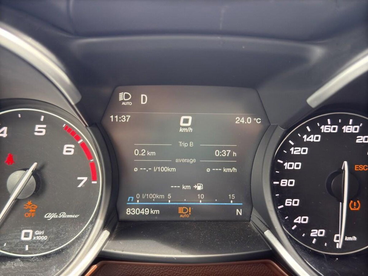 Alfa Romeo Stelvio Stelvio 2.0 Turbo 280 CV AT8 Q4 Ti (9)