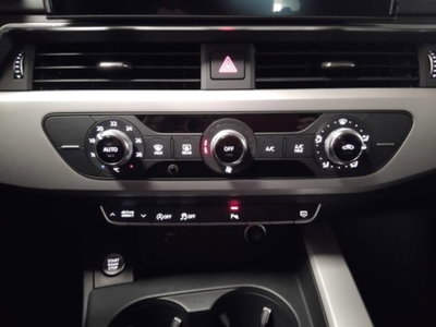 Audi A4 Avant 30 TDI S tronic Business (19)
