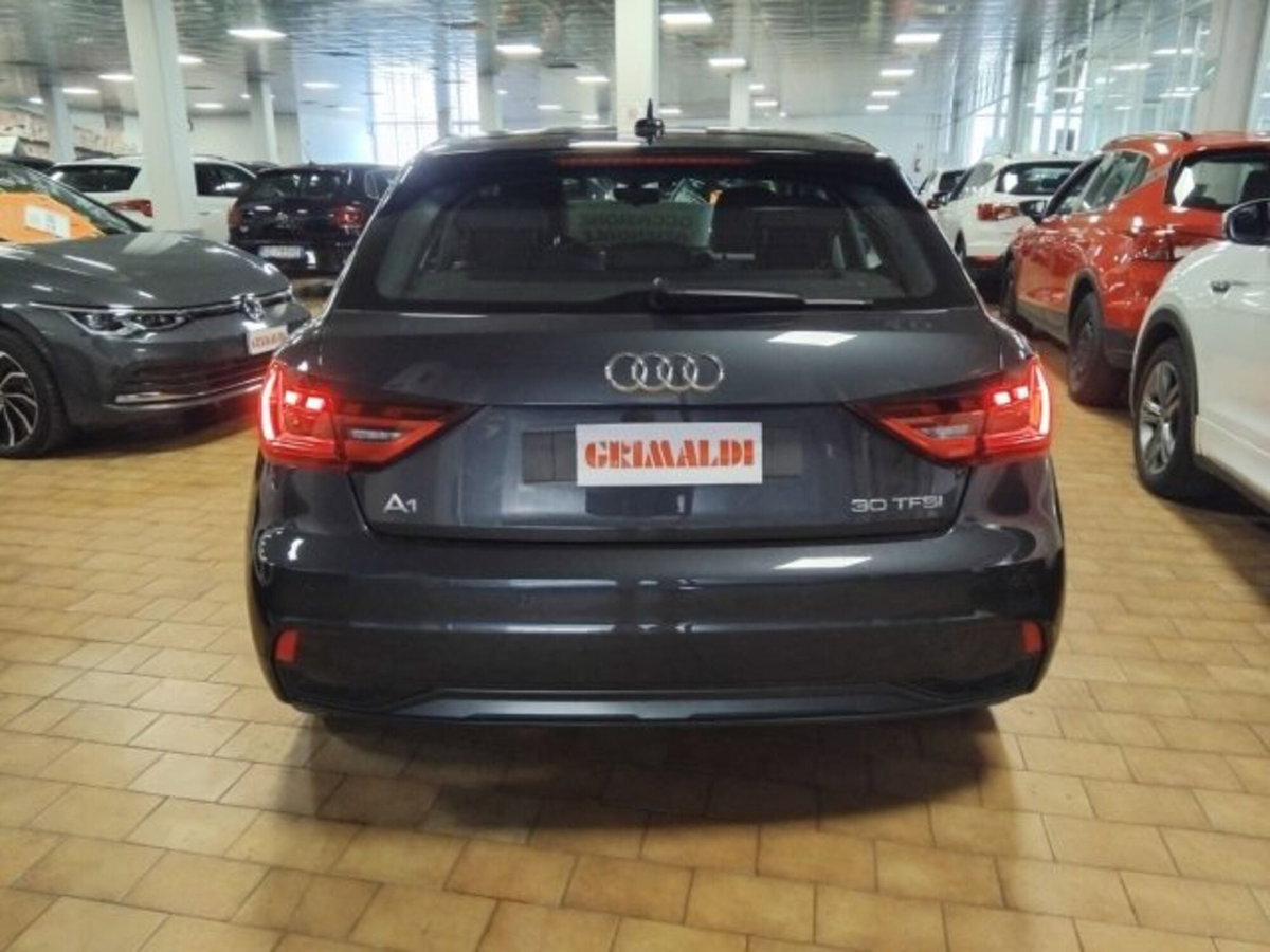 Audi A1 Sportback Sportback 30 1.0 tfsi Business 110cv s-tronic (5)