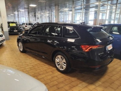 Skoda Octavia Station Wagon 2.0 TDI EVO SCR DSG Wagon Style (4)