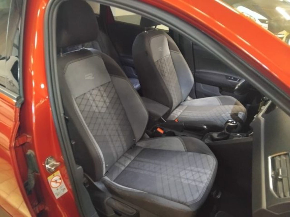 Volkswagen Taigo 1.0 tsi R-Line 115cv dsg (13)