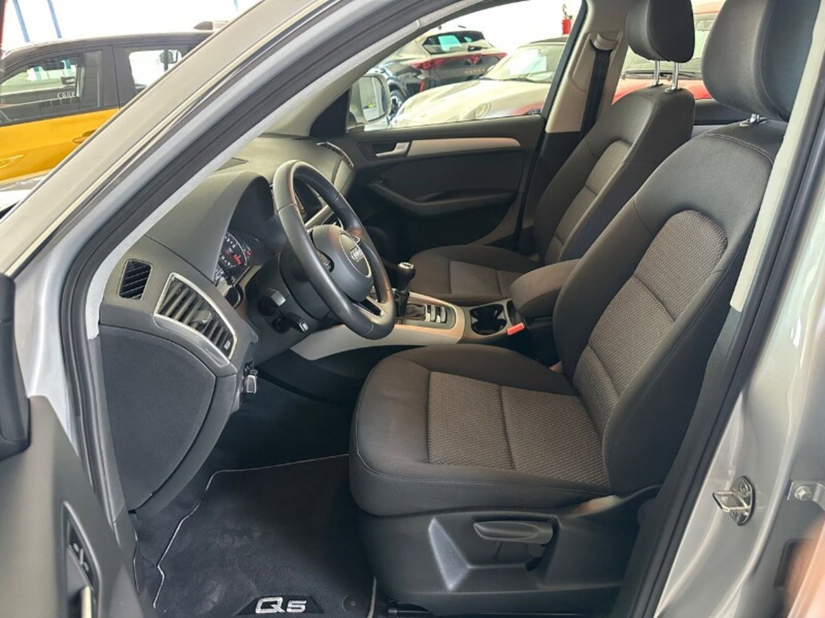 Audi Q5 2.0 TDI 150 CV quattro Business (13)