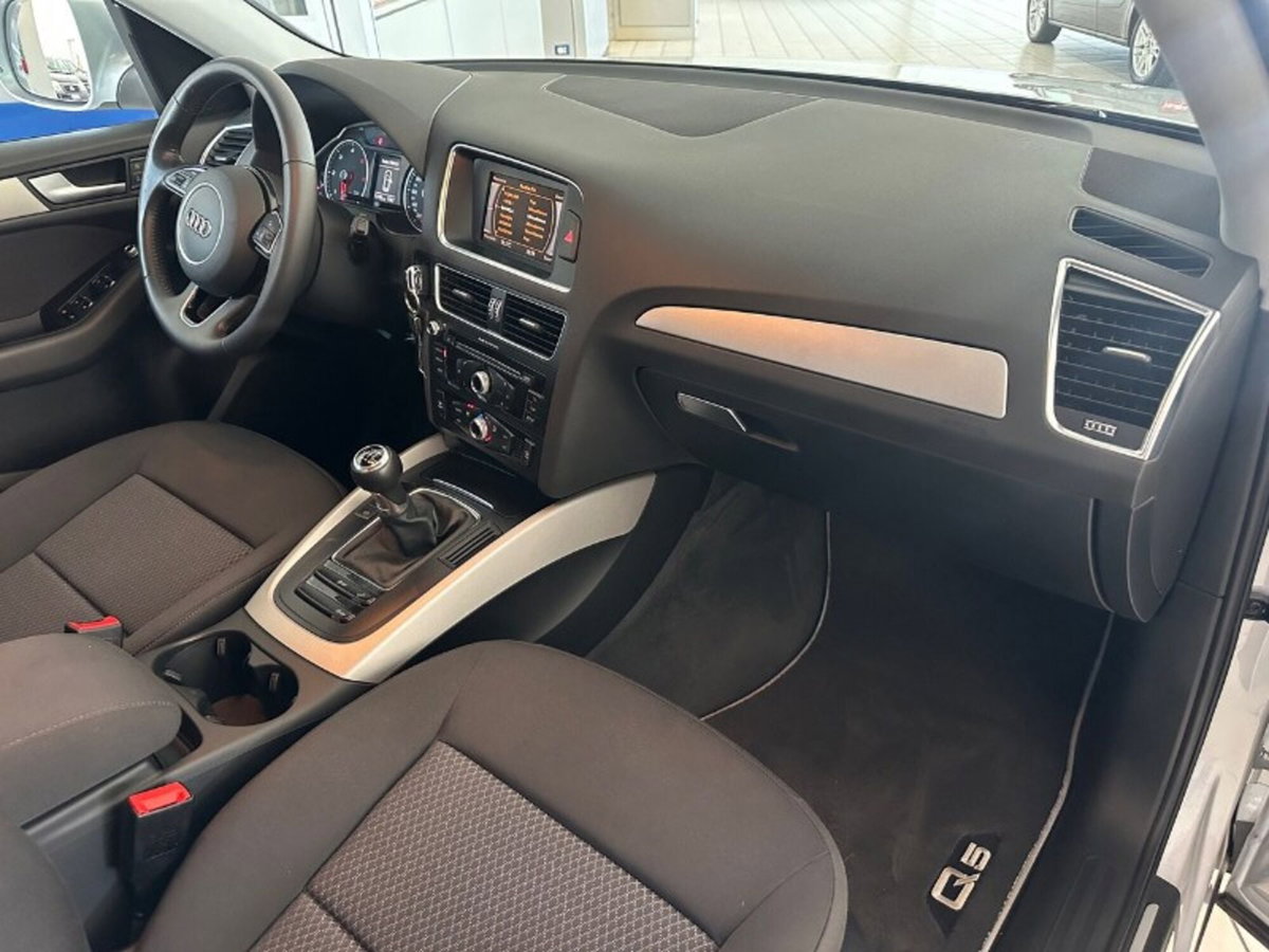 Audi Q5 2.0 TDI 150 CV quattro Business (16)