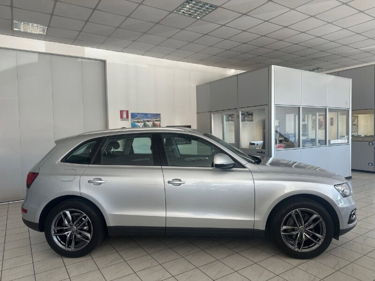 Audi Q5 2.0 TDI 150 CV quattro Business (5)