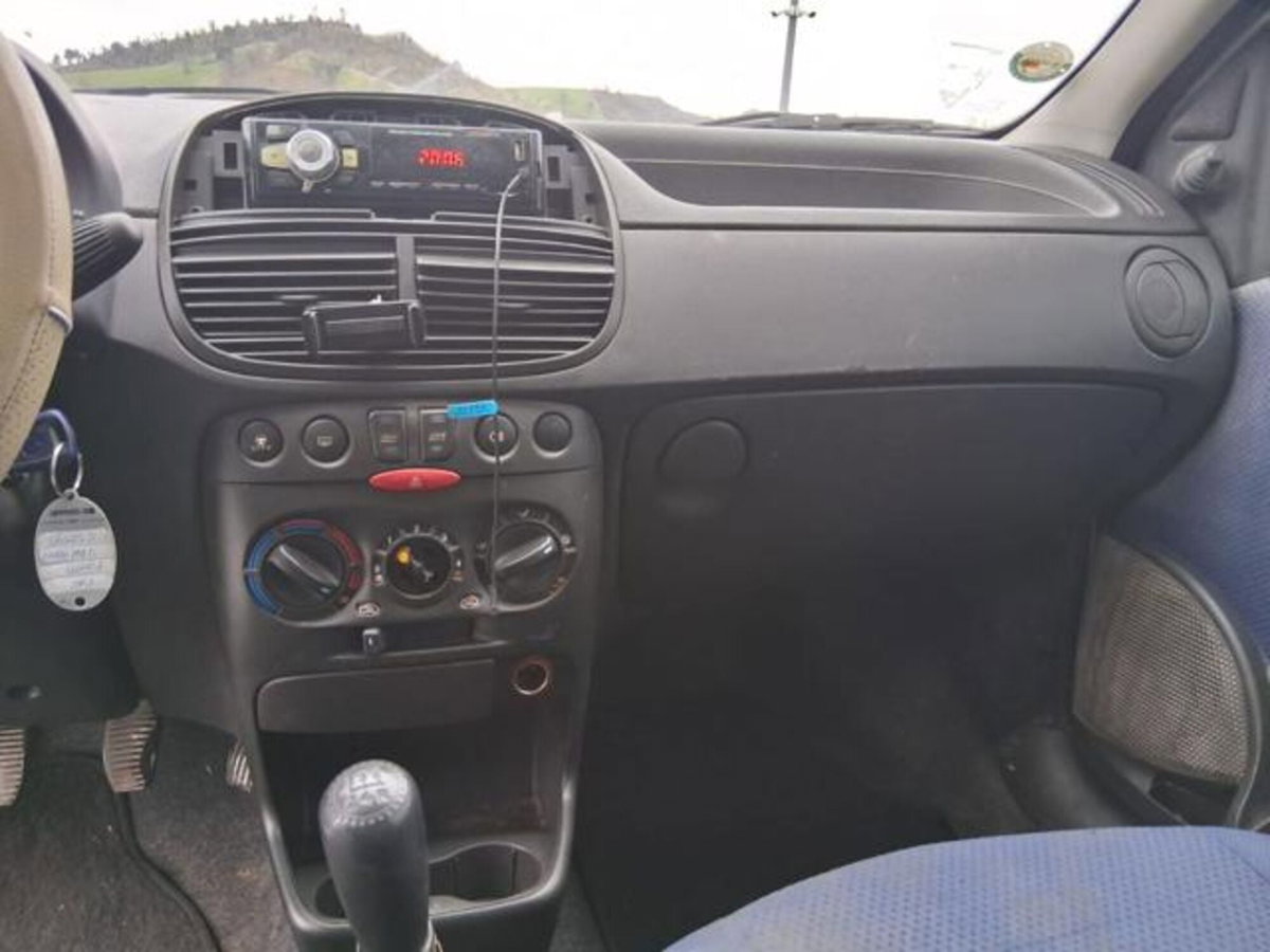 Fiat Punto 1.3 JTD 3 porte 2 p.ti Van (10)