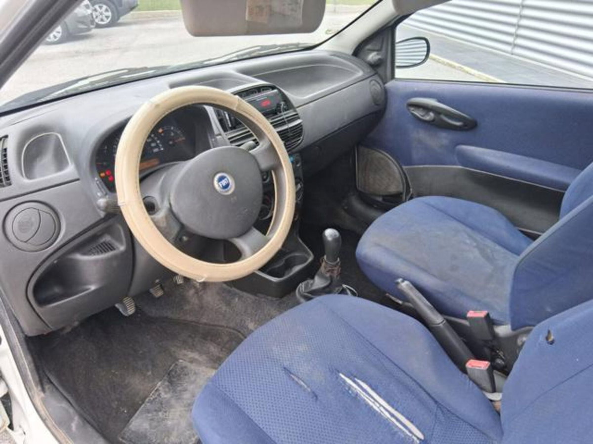 Fiat Punto 1.3 JTD 3 porte 2 p.ti Van (11)