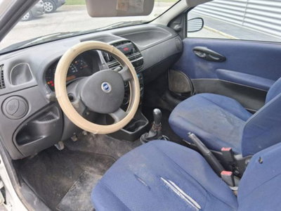 Fiat Punto 1.3 JTD 3 porte 2 p.ti Van (11)