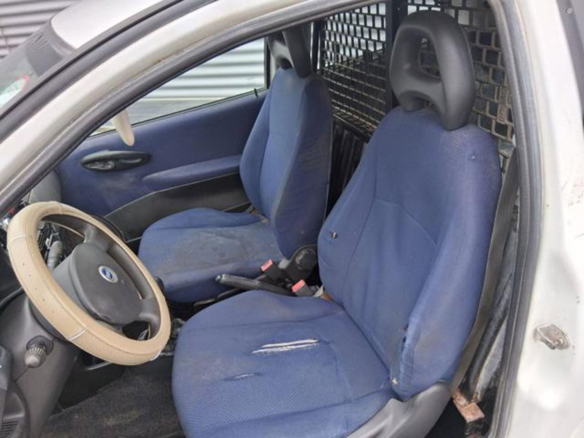 Fiat Punto 1.3 JTD 3 porte 2 p.ti Van (16)