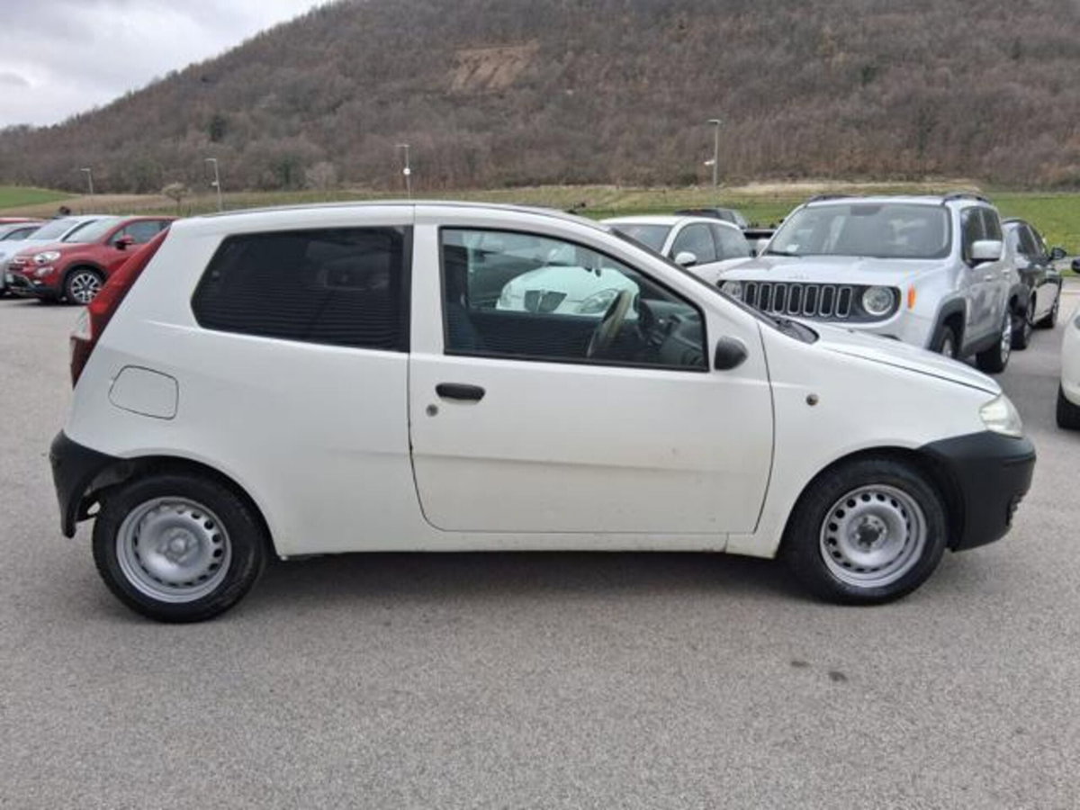 Fiat Punto 1.3 JTD 3 porte 2 p.ti Van (4)