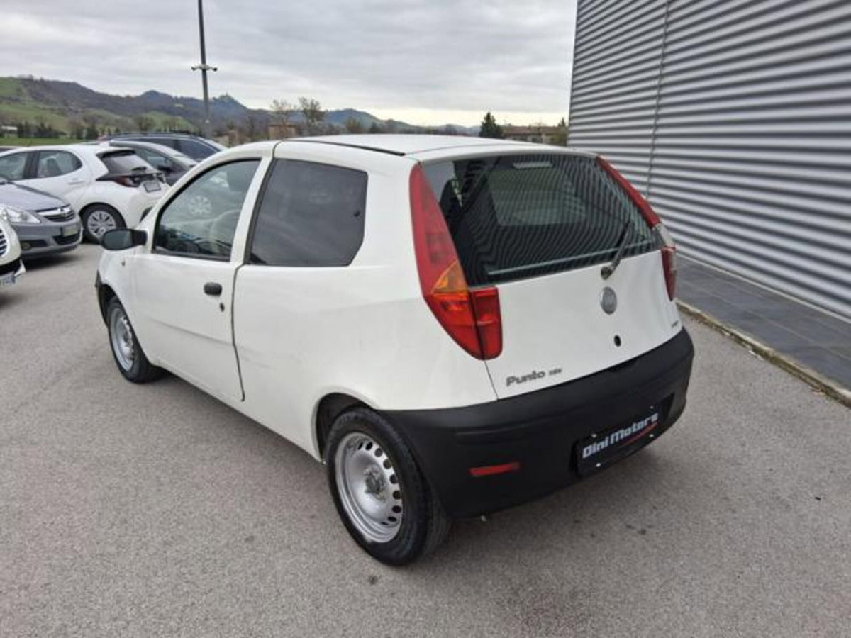 Fiat Punto 1.3 JTD 3 porte 2 p.ti Van (7)