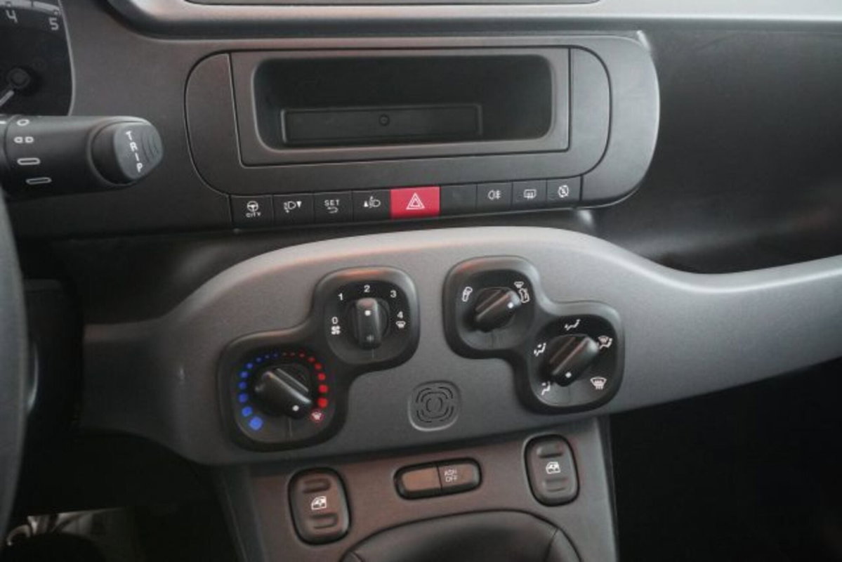 Fiat Panda 1.0 FireFly S&S Hybrid City Cross (16)