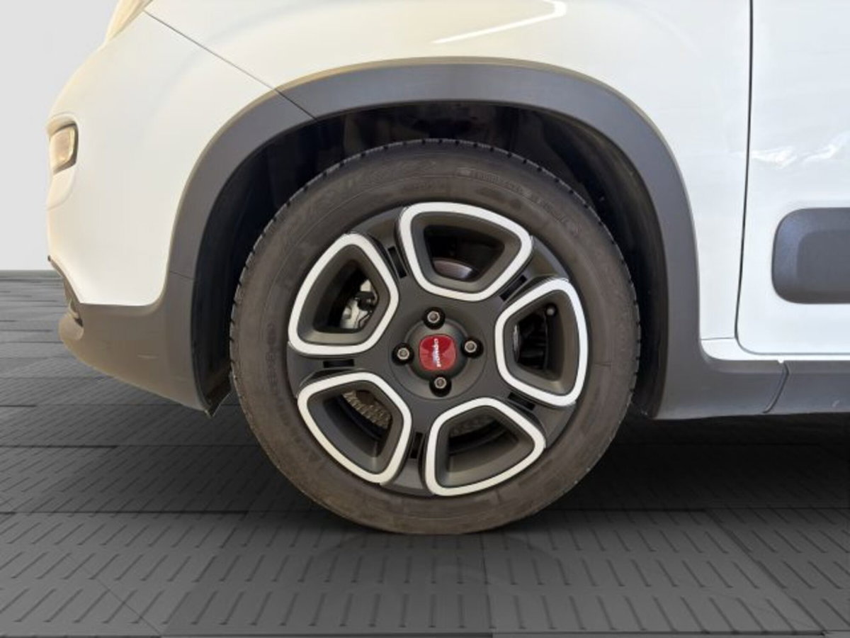 Fiat Panda 1.0 FireFly S&S Hybrid City Cross (16)