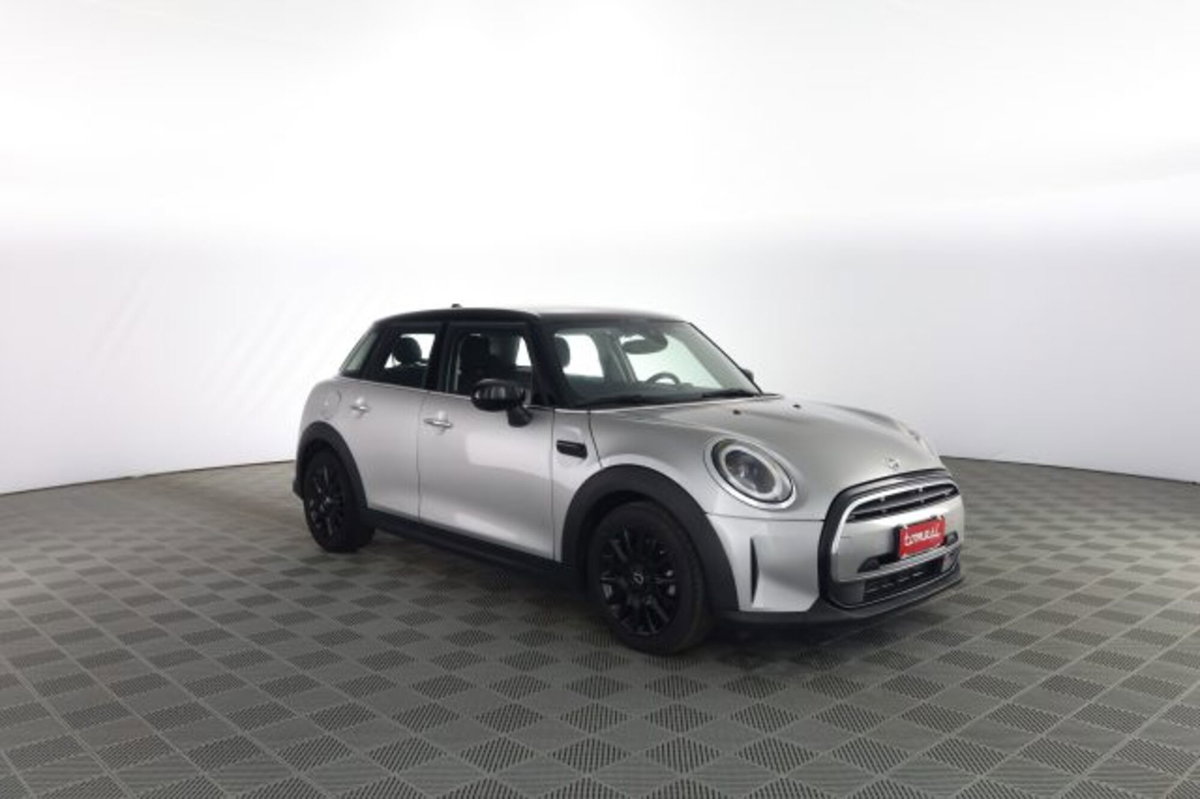 MINI Mini 1.5 Cooper Classic 5 porte (2)