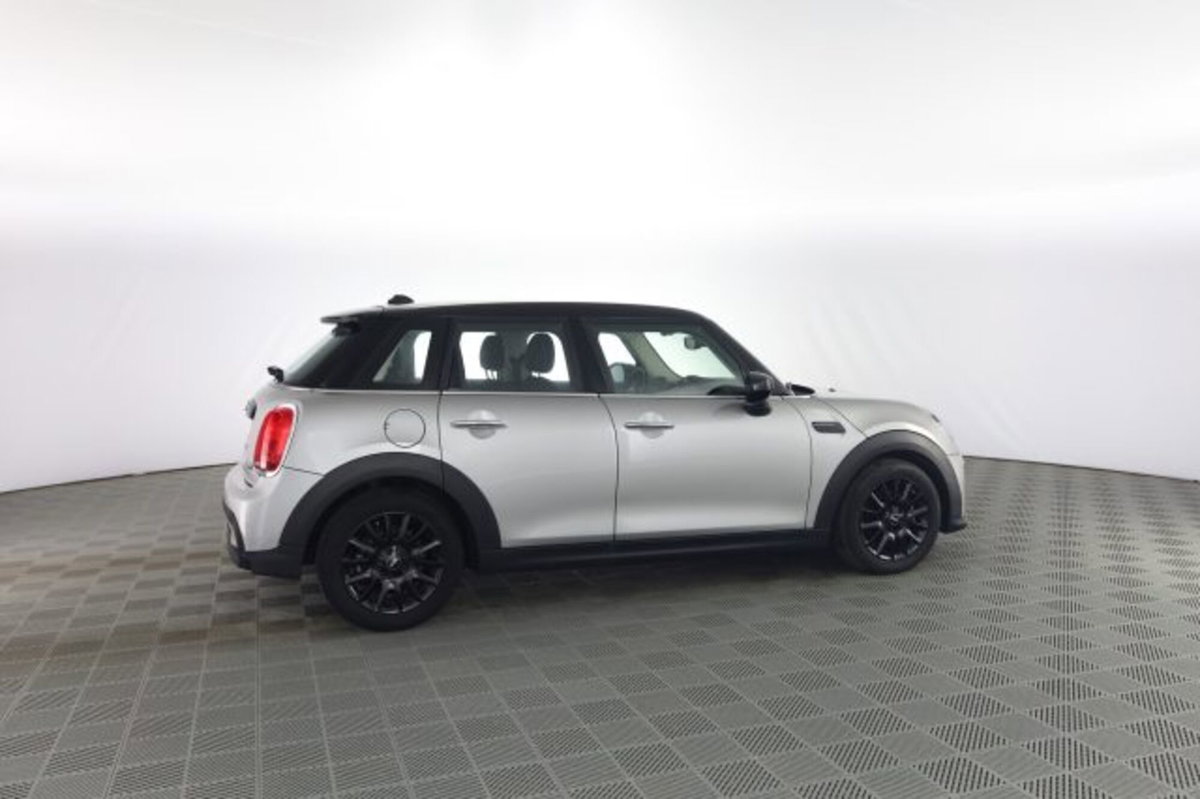 MINI Mini 1.5 Cooper Classic 5 porte (3)