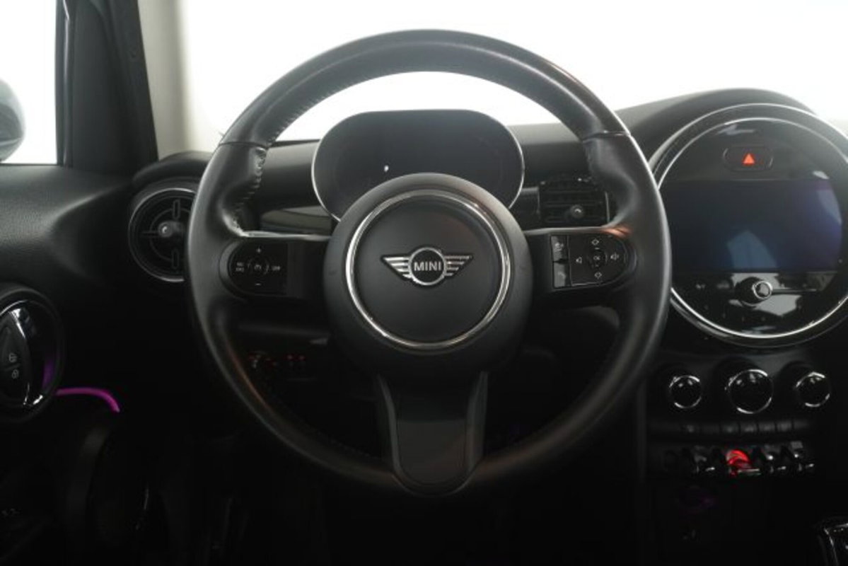 MINI Mini 1.5 Cooper Essential 5 porte (13)