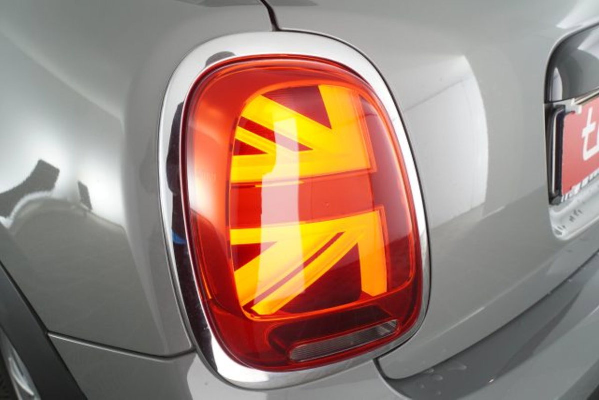 MINI Mini 1.5 Cooper Essential 5 porte (17)