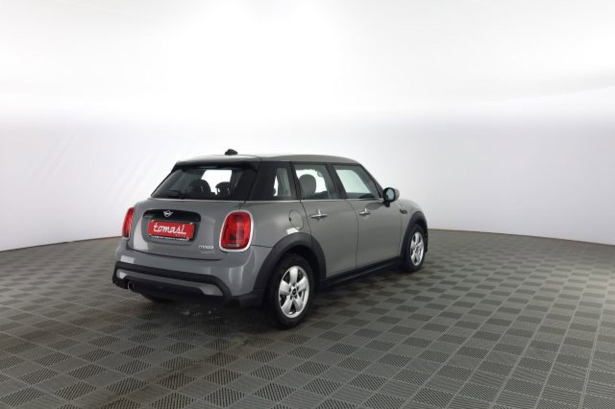 MINI Mini 1.5 Cooper Essential 5 porte (4)