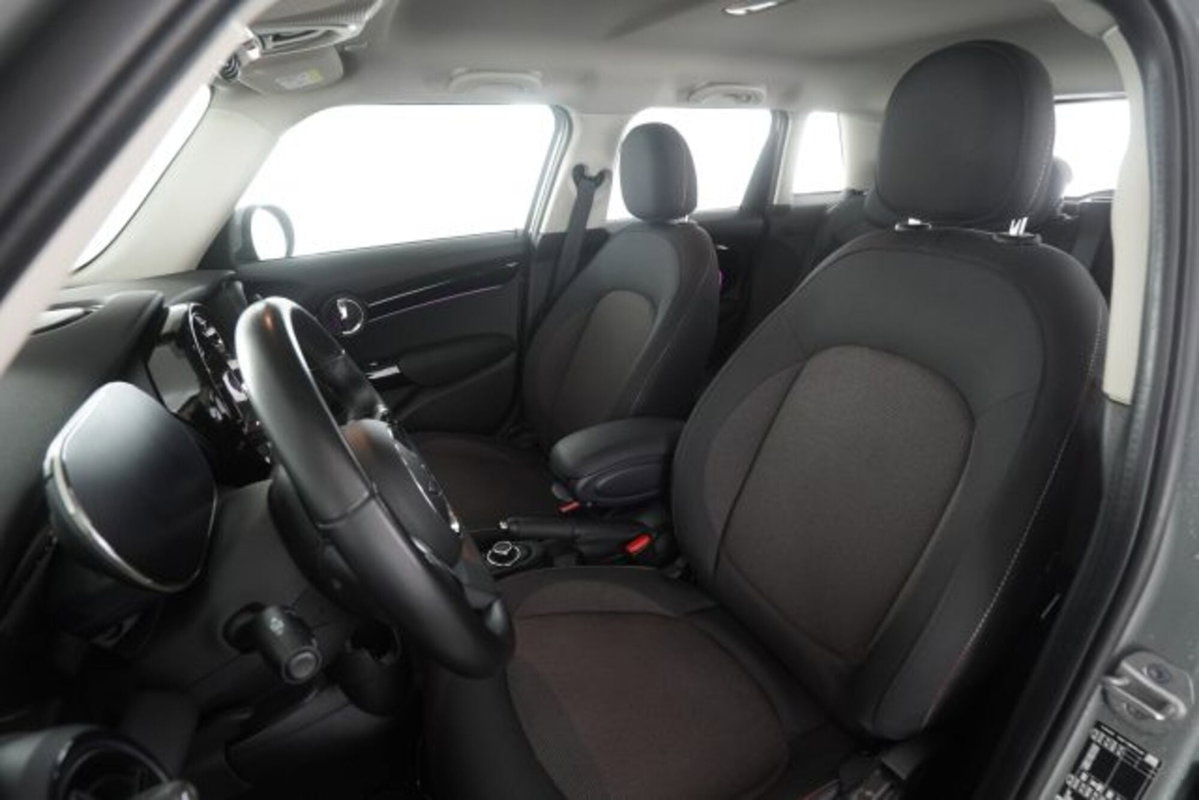 MINI Mini 1.5 Cooper Essential 5 porte (10)