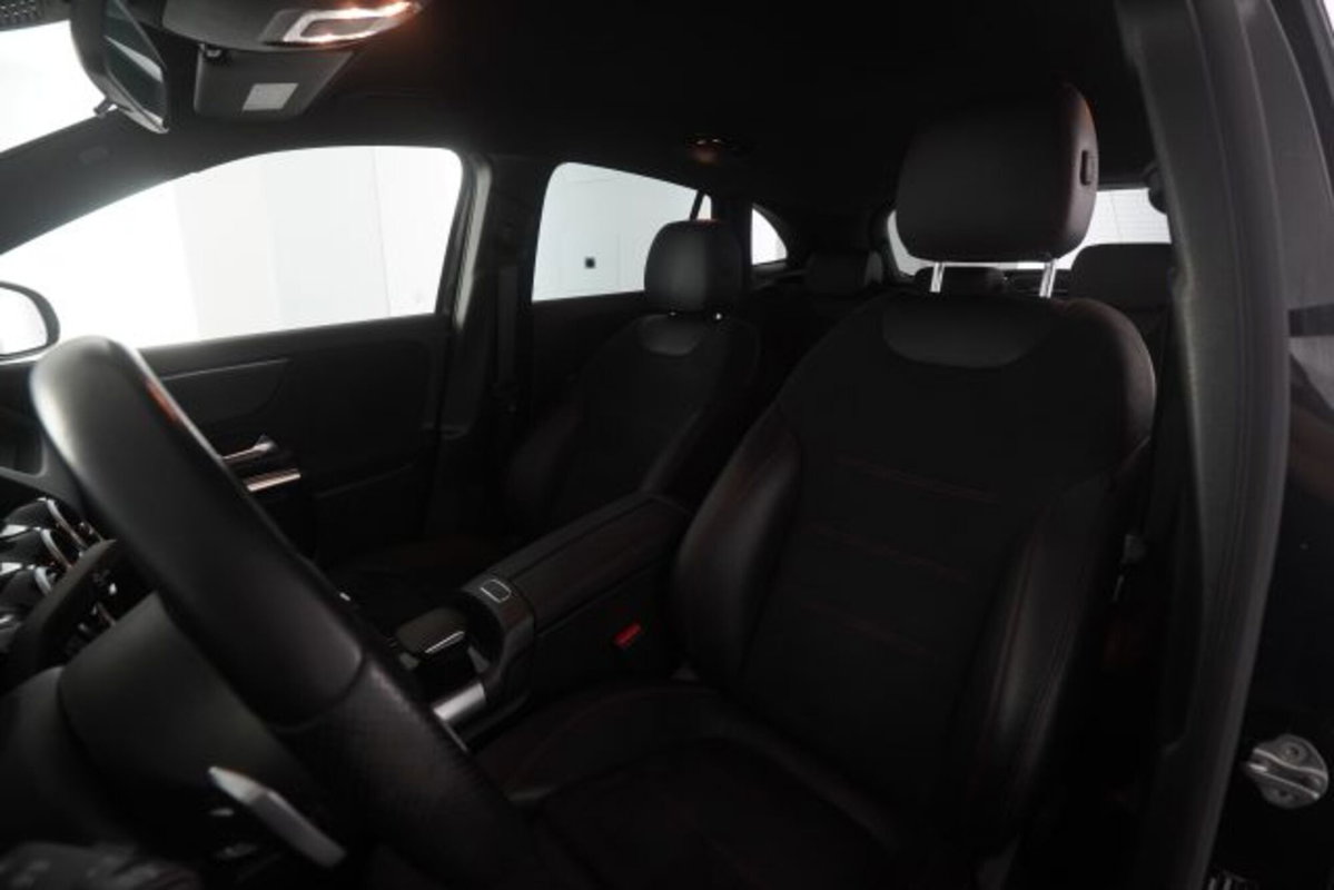 Mercedes-Benz CLA Shooting Brake 180 d Automatic Shooting Brake Premium (9)