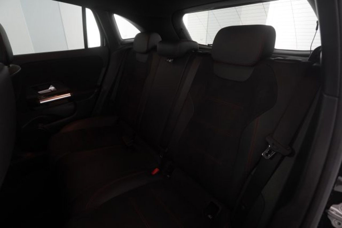 Mercedes-Benz CLA Shooting Brake 180 d Automatic Shooting Brake Premium (10)