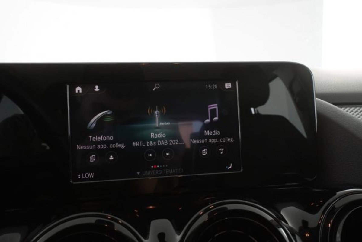 Mercedes-Benz CLA Shooting Brake 200 d Automatic Shooting Brake Business (17)