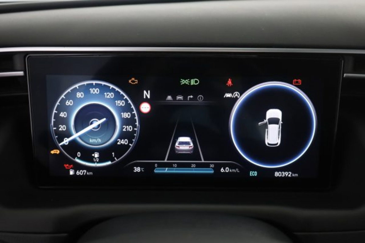 Hyundai Tucson 1.6 crdi 48V Xline 2wd dct (14)