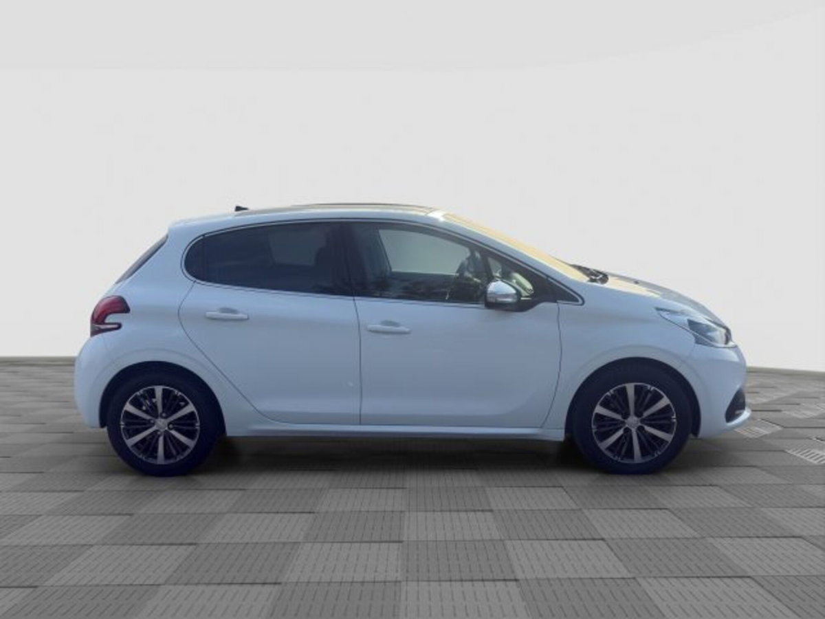 Peugeot 208 100 5 porte Allure (6)