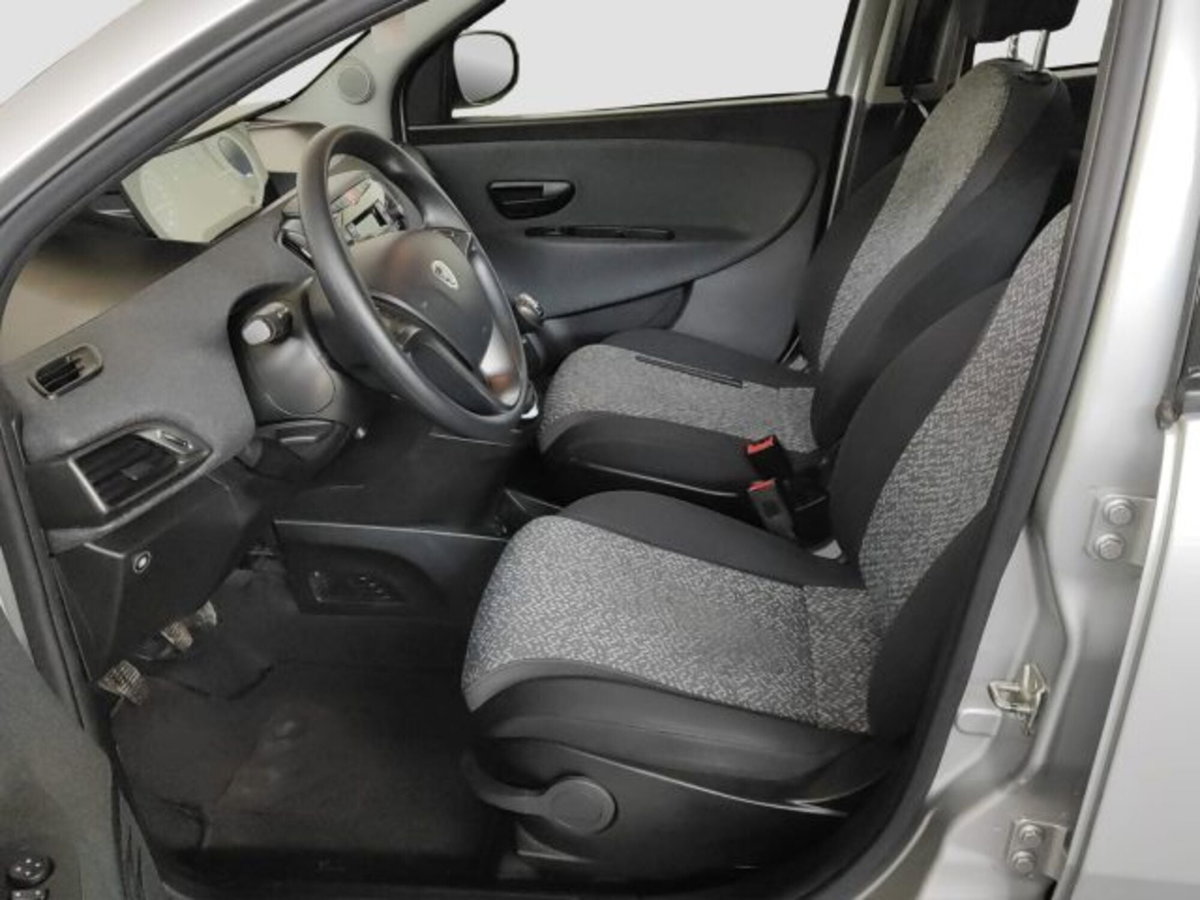 Lancia Ypsilon 1.2 69 CV 5 porte Elefantino Blu (14)