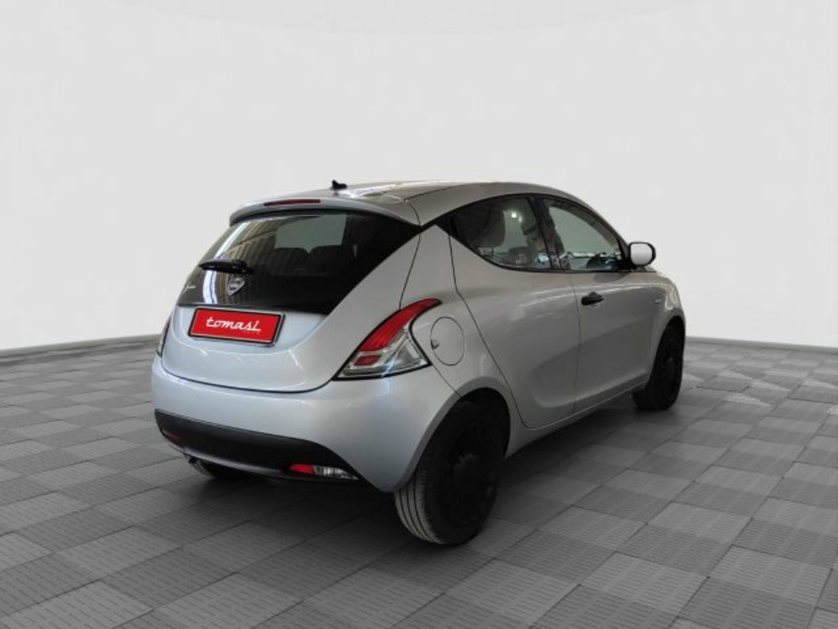 Lancia Ypsilon 1.2 69 CV 5 porte Elefantino Blu (5)