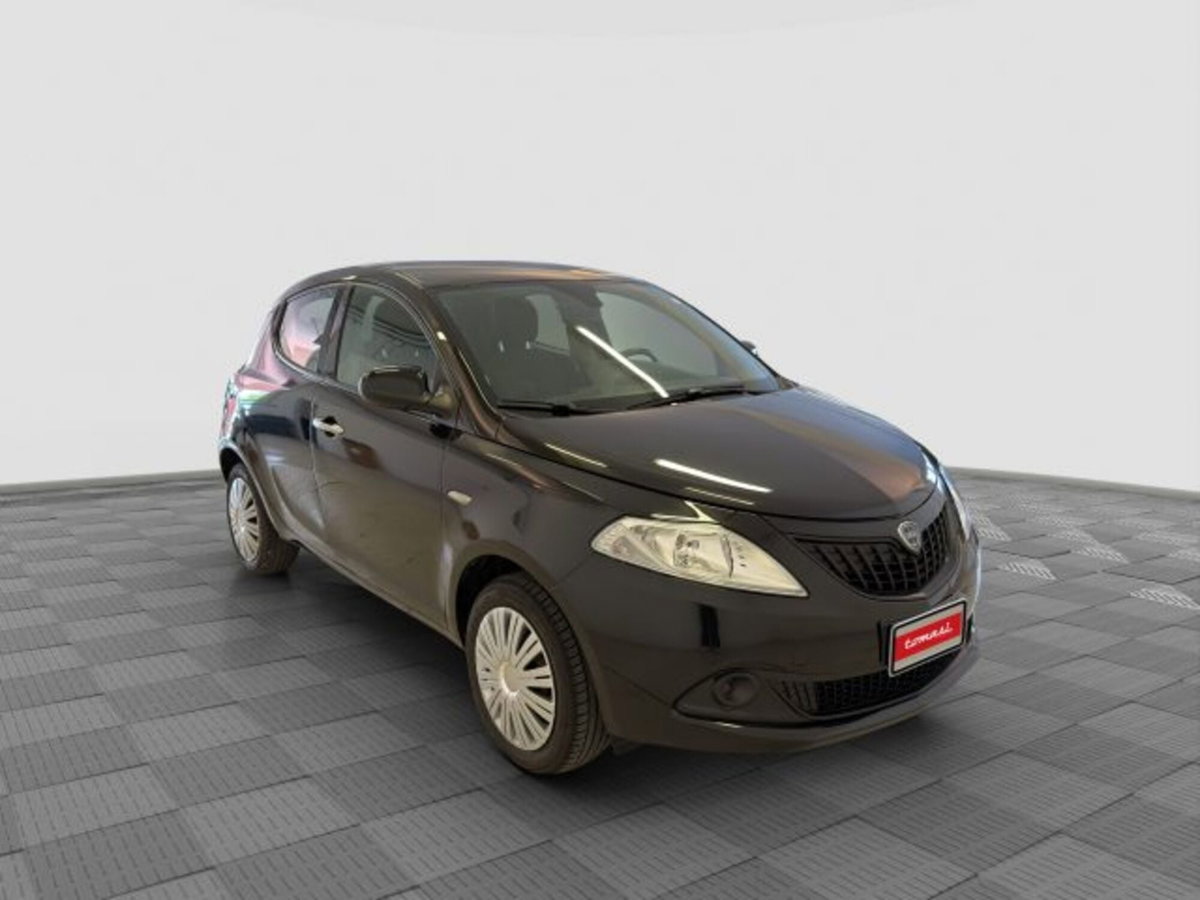 Lancia Ypsilon 1.0 FireFly 5 porte S&S Hybrid Ecochic Silver (7)