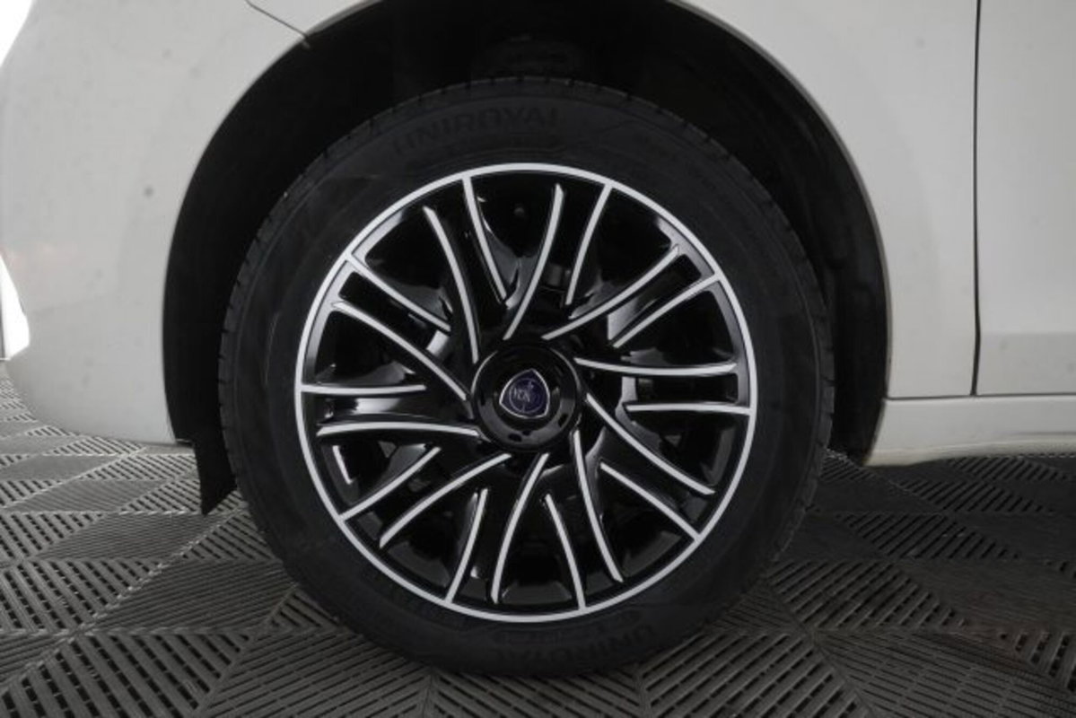 Lancia Ypsilon 1.0 FireFly 5 porte S&S Hybrid Ecochic Gold (16)
