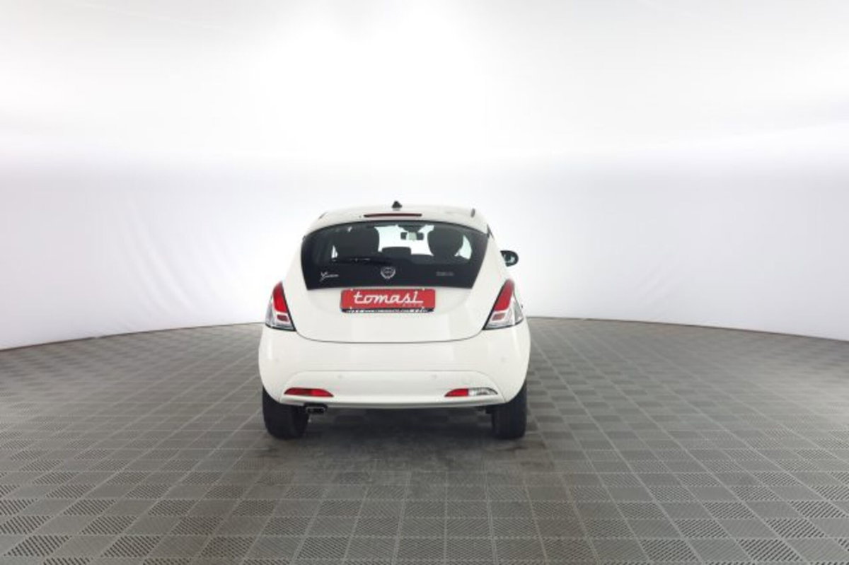 Lancia Ypsilon 1.0 FireFly 5 porte S&S Hybrid Ecochic Gold (5)
