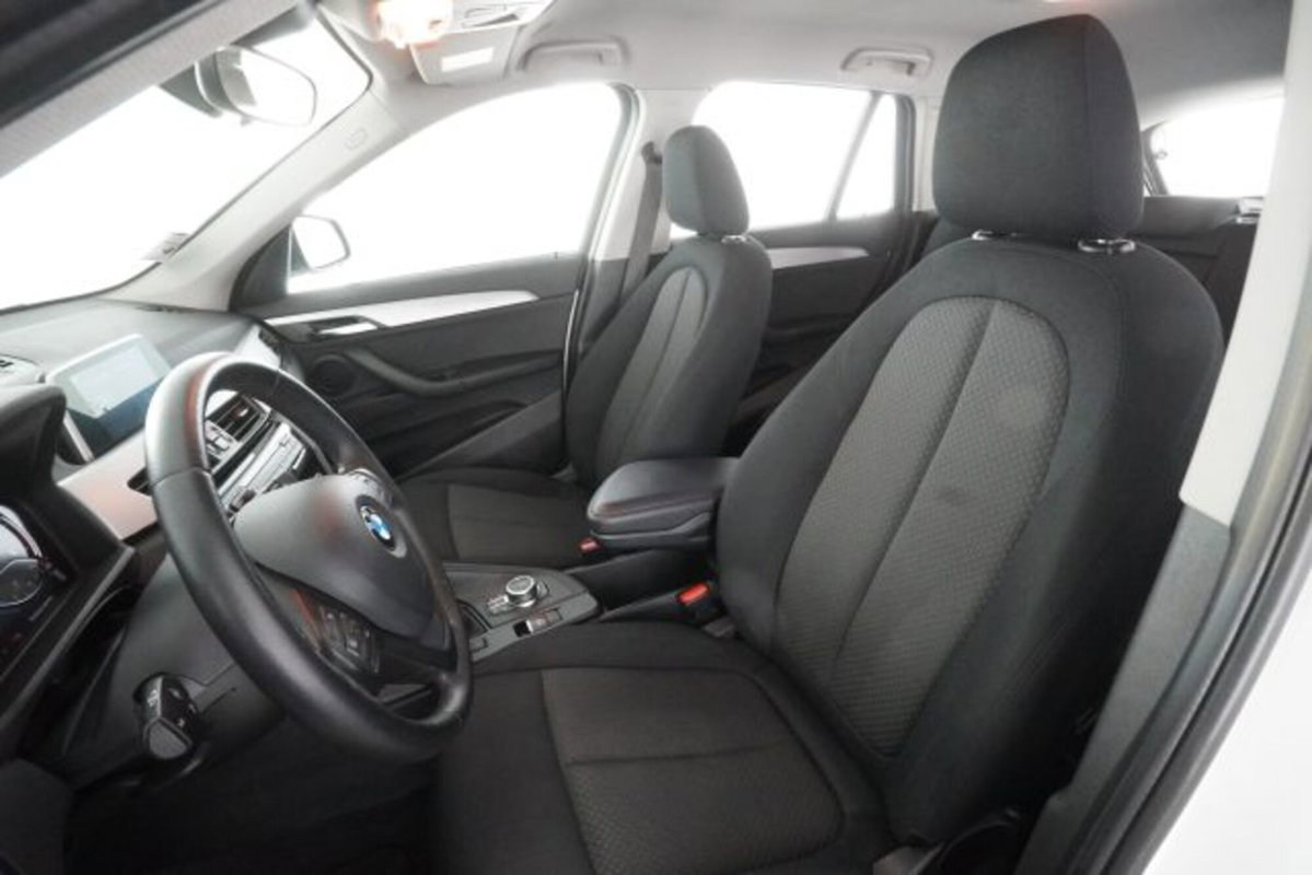 BMW X1 sDrive18d Advantage (2)