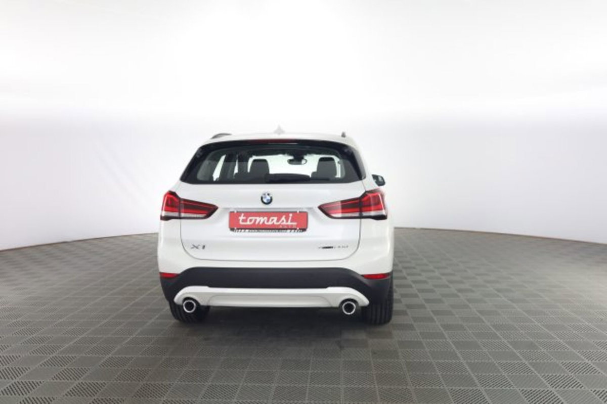 BMW X1 xDrive20d Business Advantage (5)