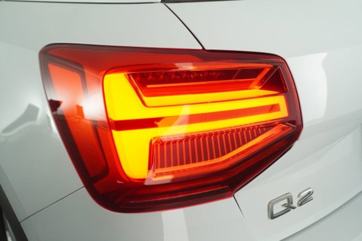 Audi Q2 Q2 30 TDI S tronic Business (17)