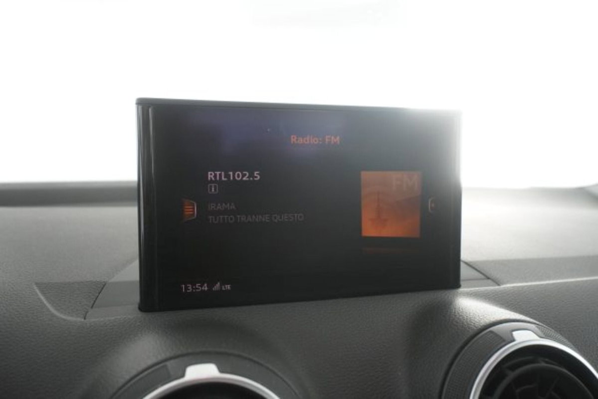 Audi Q2 Q2 30 TDI S tronic Business (18)