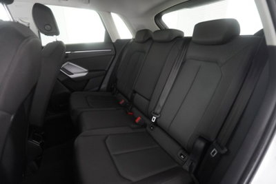 Audi Q3 Sportback 35 TDI quattro S tronic S line edition (2)