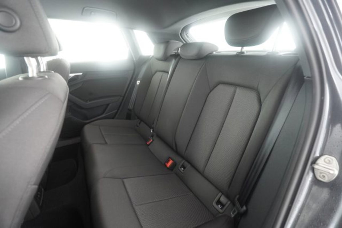 Audi A3 Sportback 35 TDI S tronic Business (2)