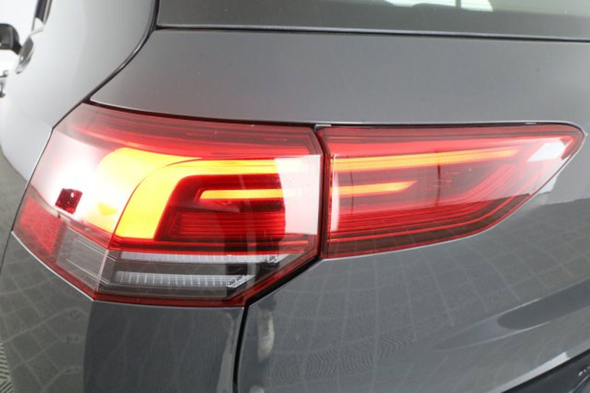 Volkswagen Golf Variant 1.0 eTSI EVO DSG Life (10)