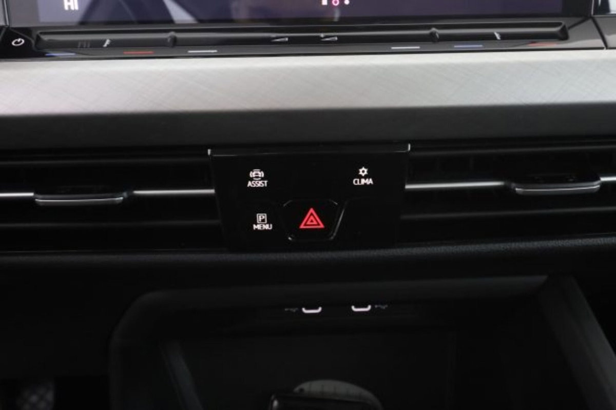 Volkswagen Golf Variant 1.0 eTSI EVO DSG Life (12)