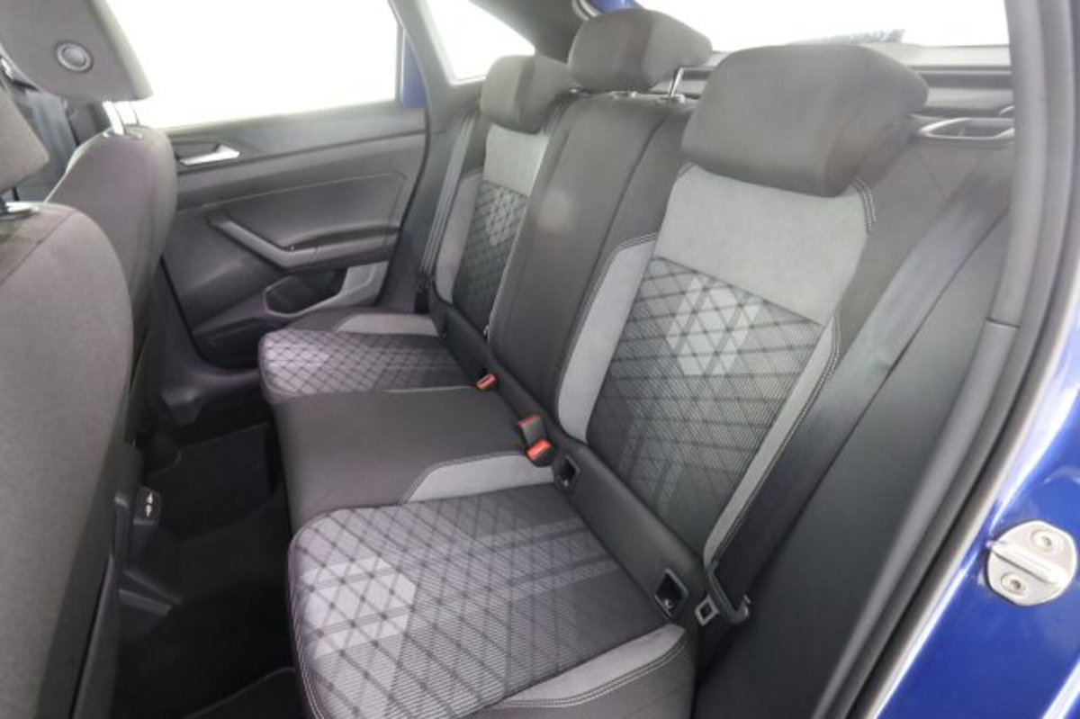 Volkswagen Taigo 1.0 TSI 110 CV DSG R-Line (3)