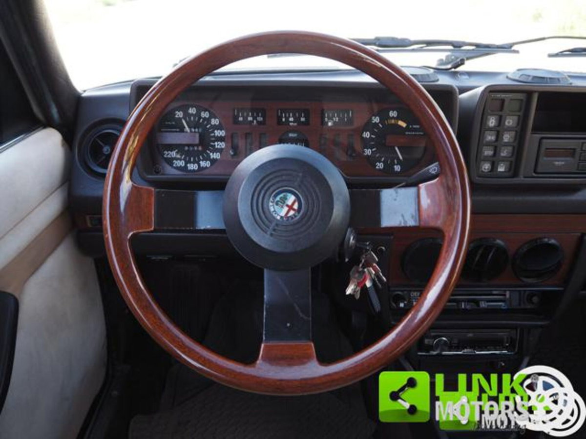 Alfa Romeo Alfetta 2.0i Quadrifoglio Oro (10)