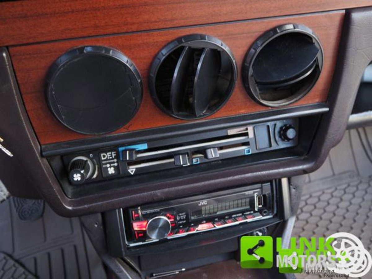 Alfa Romeo Alfetta 2.0i Quadrifoglio Oro (14)