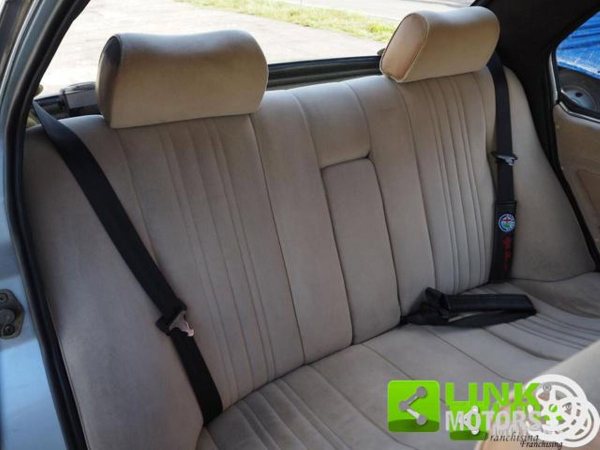 Alfa Romeo Alfetta 2.0i Quadrifoglio Oro (20)
