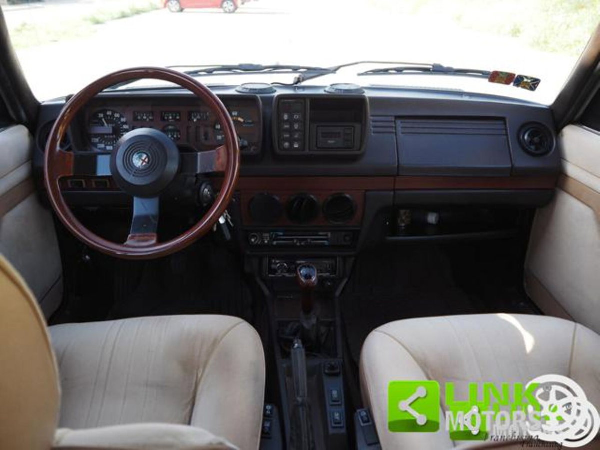 Alfa Romeo Alfetta 2.0i Quadrifoglio Oro (4)