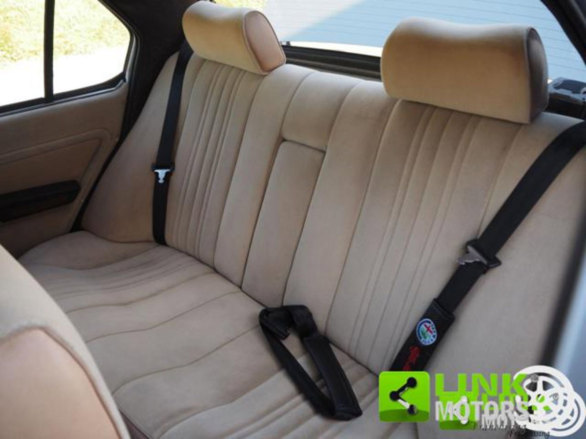 Alfa Romeo Alfetta 2.0i Quadrifoglio Oro (6)