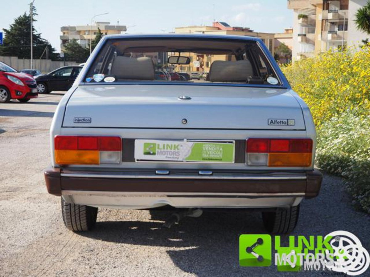 Alfa Romeo Alfetta 2.0i Quadrifoglio Oro (8)