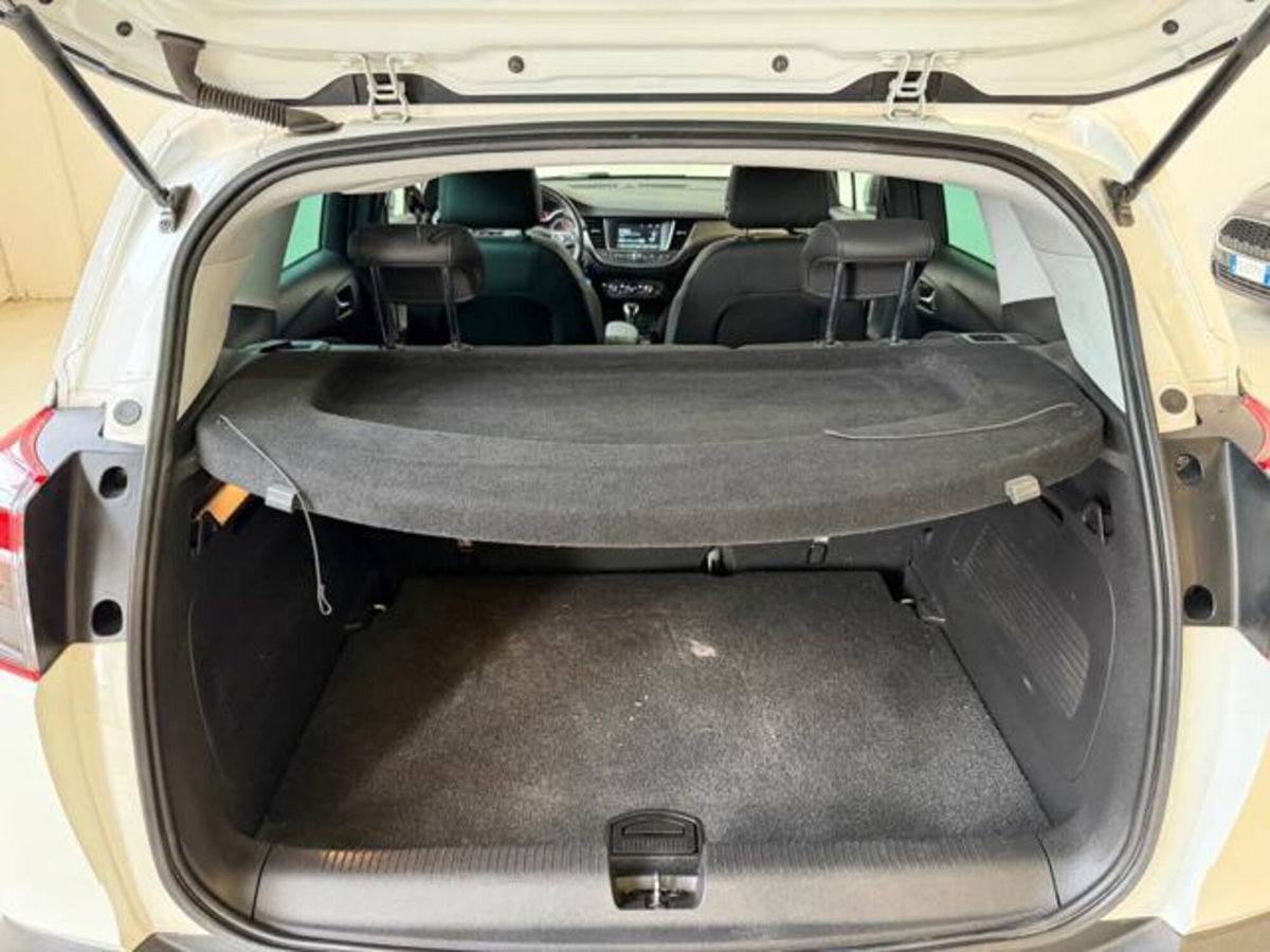 Opel Crossland X 1.2 12V Innovation (12)